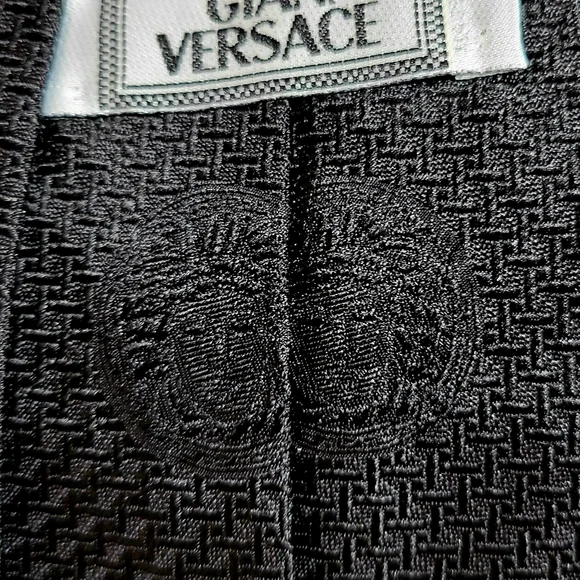 Versace Black Textured Silk Tie - Picture 2 of 3